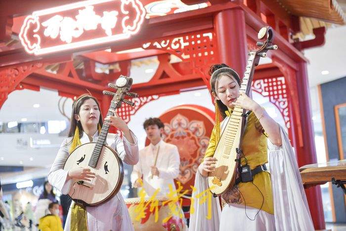 元宵节奏响古风古乐 沉浸式体验传统文化
