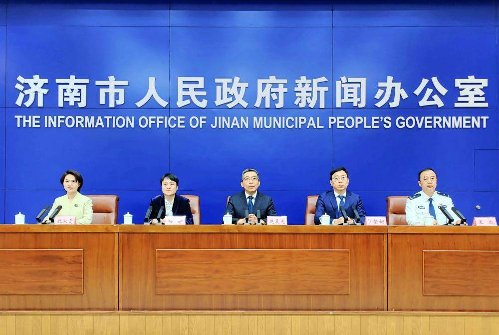 2026年齐鲁超赛济南赛区4月25日鸣哨开赛，济南队球员平均年龄26.9岁，文旅体商融合精彩不断