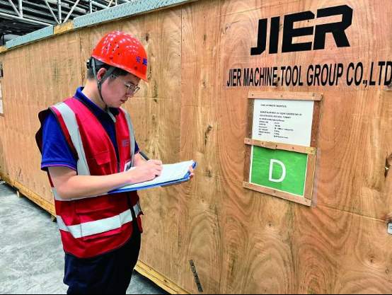 山东3人1集体入围中国青年五四奖章,他们的励志故事太燃了!