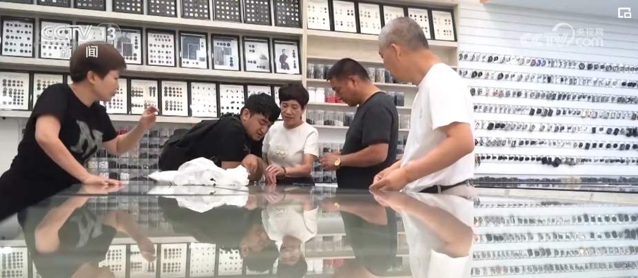 “小产业”撬动“大市场” 企业“走出去”“引进来”开辟产业新“蓝海”