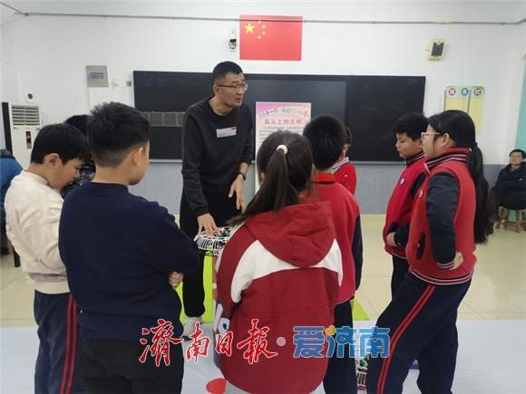 闪耀世界机器人大赛亚洲总决赛 济南长清学子包揽冠亚季军