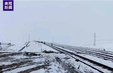 青海部分高海拔地区出现降雪