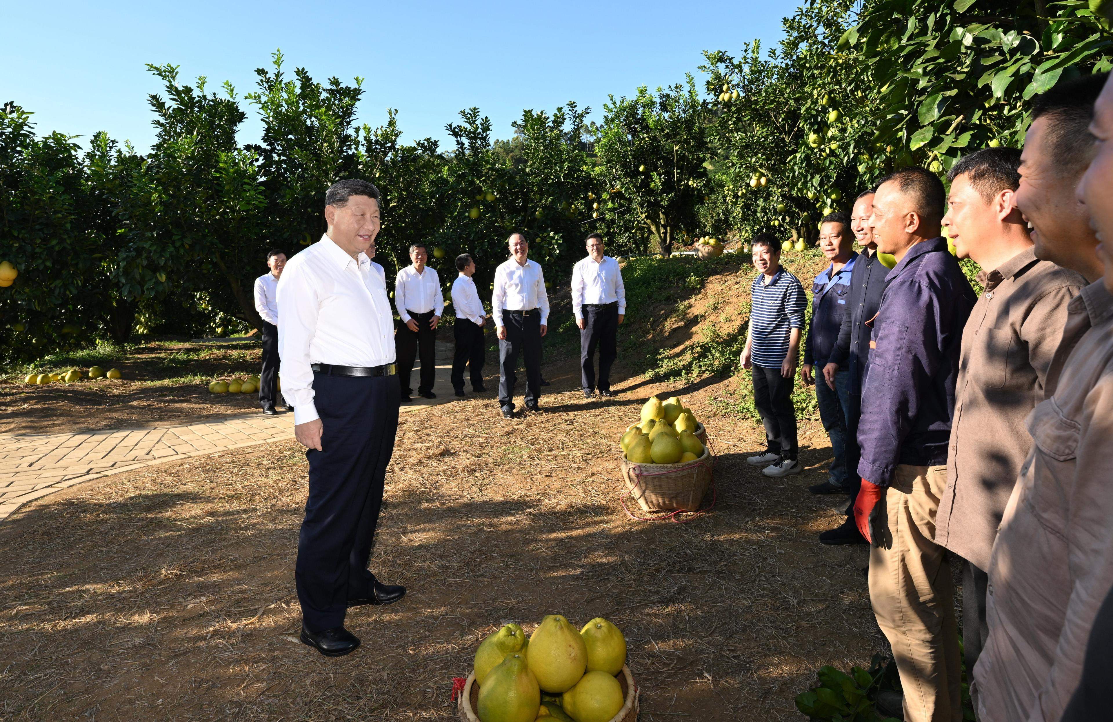 领航中国·2025丨始终把人民放在心上