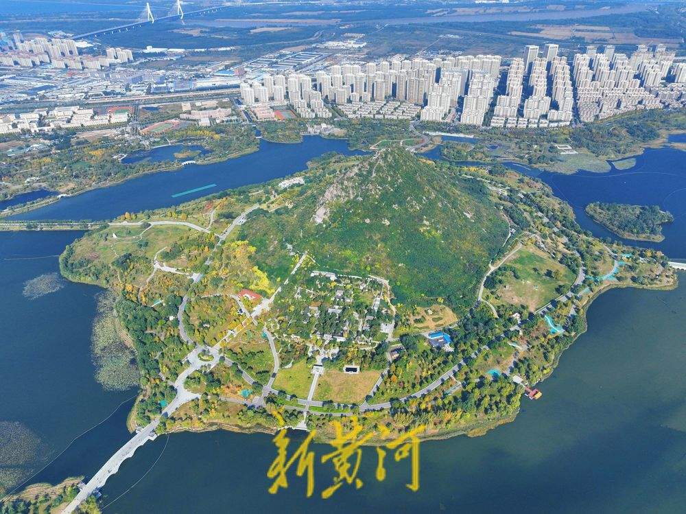 华山湖畔秋韵浓，再现《鹊华秋色图》绝美画卷