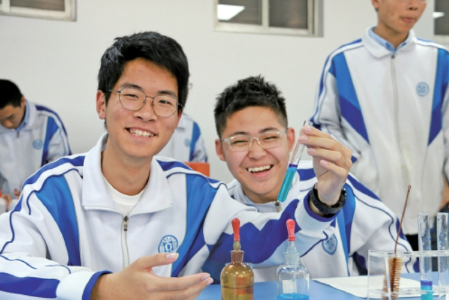 向人民汇报丨济南深耕全国中小学科学教育实验区建设，全域贯通育人 ，涵育拔尖创新人才新生态