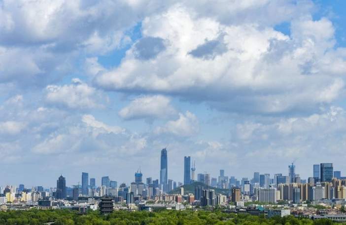 走走停停撞进一城的怀抱