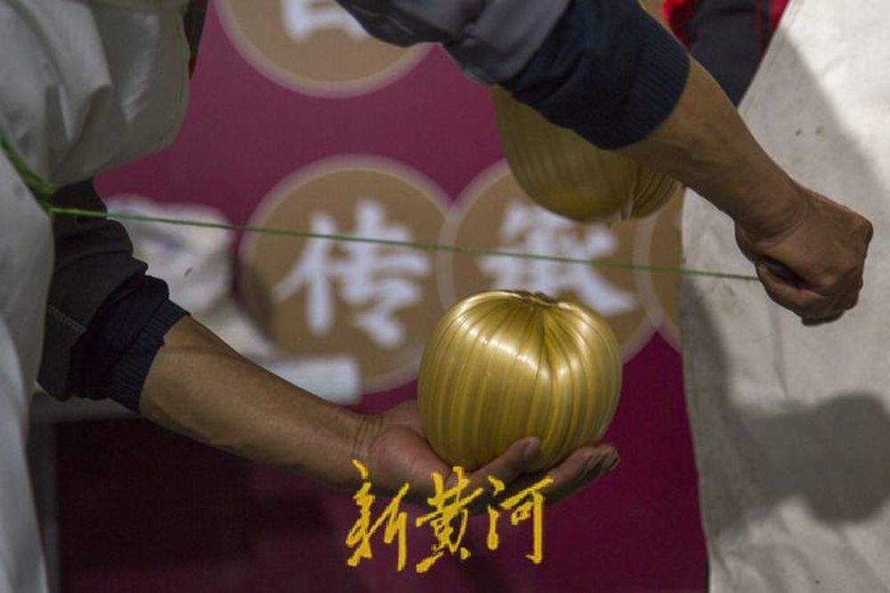 “泉”在济南冬游记|陈佃起糖坊:糖瓜出锅喽!这份甜蜜的传统美食谁能拒绝