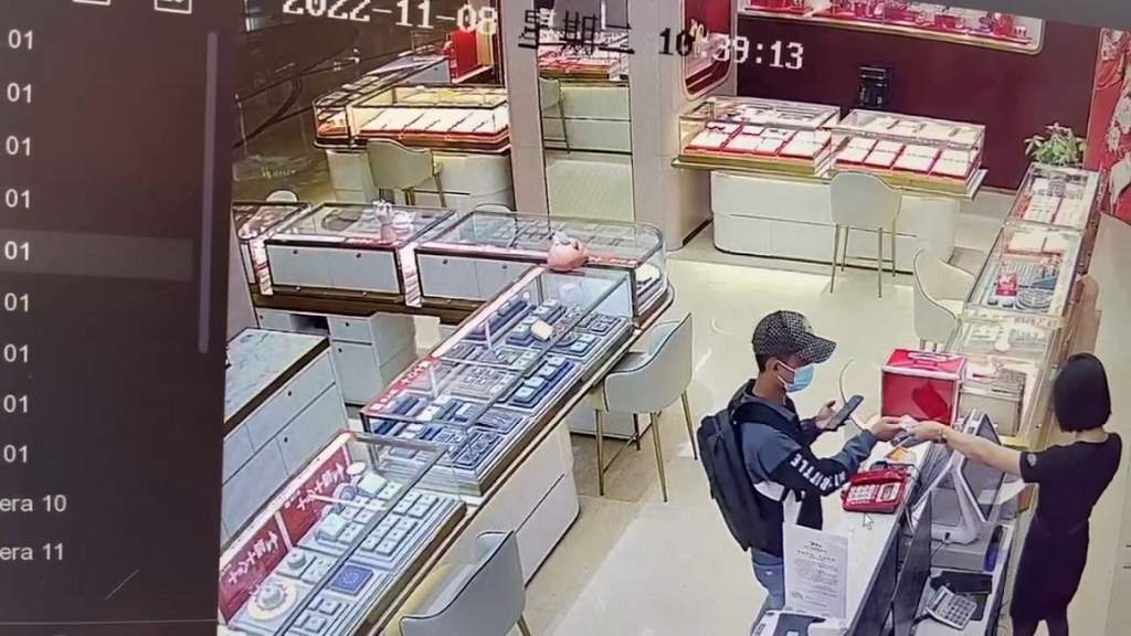 仅125秒银行卡就被复制了 揭秘新型信用卡盗刷案