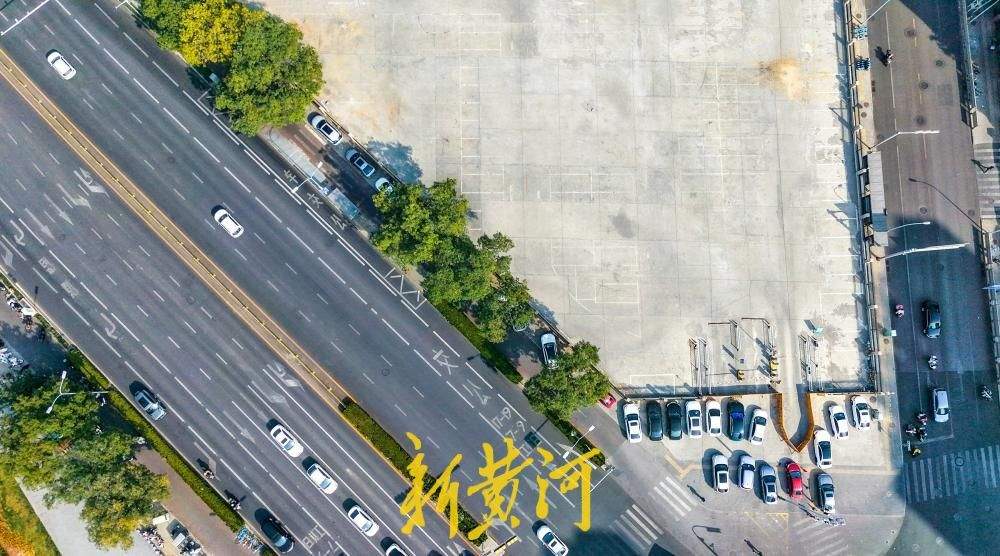 济南西市场商圈大型露天停车场关闭，将用于城市更新项目建设