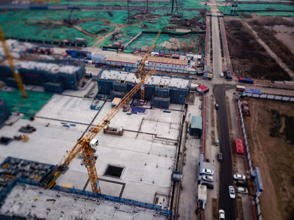 济南起步区大桥片区西部，市政基础施工进展迅速