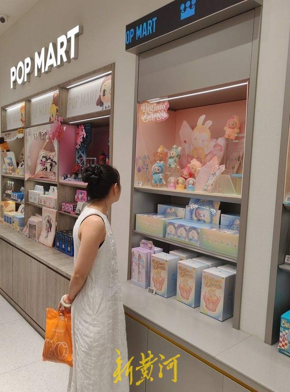 108万元天价玩偶撬动“情绪消费”新赛道，泡泡玛特到底做对了什么？