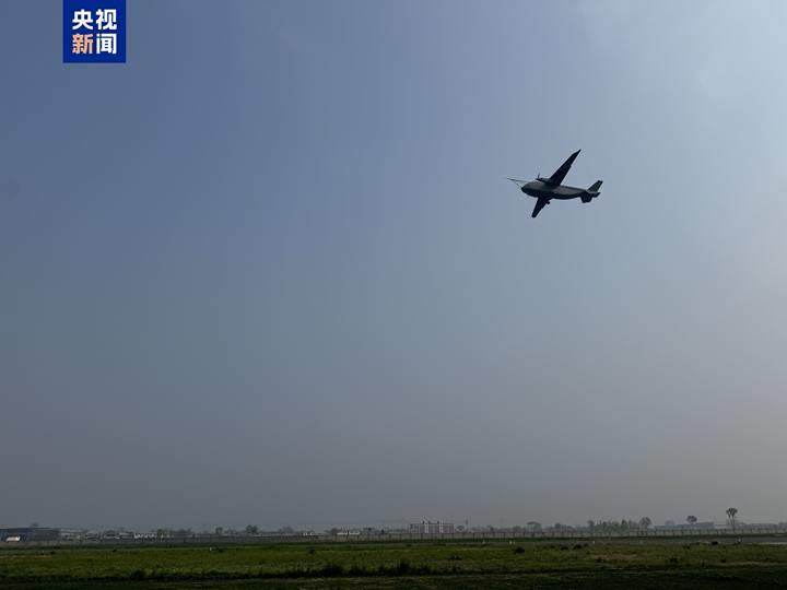 长鹰-8成功首飞 可载重3.5吨的“无人空中重卡”来了