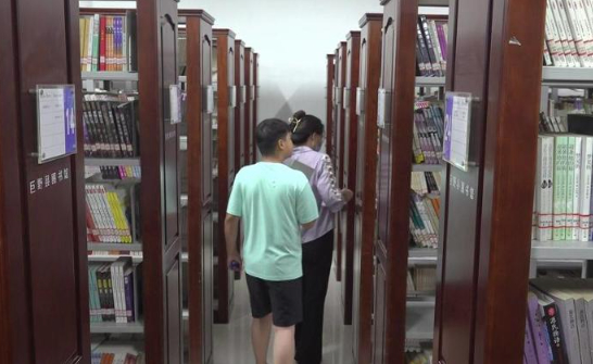 暑假去哪里？爱学习的山东人把图书馆变成充电站