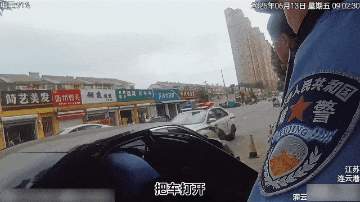 夏日封闭车内高温危险 千万别做“忘崽”家长