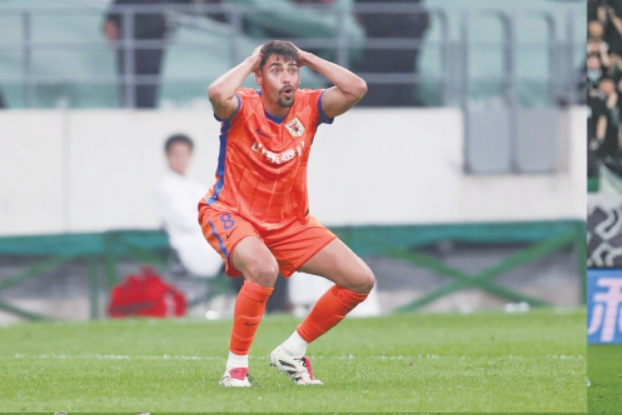 京鲁大战揭开泰山队短板:战术简单,一打硬仗就“上头”