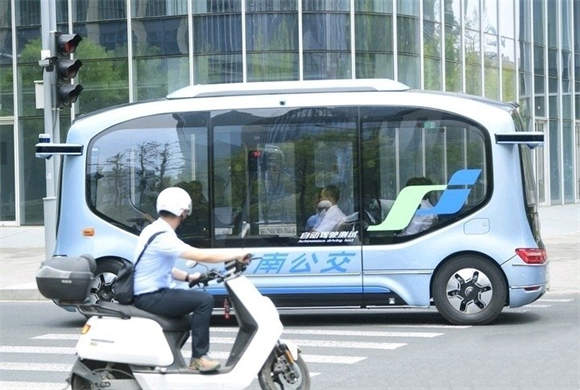 无人驾驶BRT即将上路！智能交通热潮下，济南如何角逐新赛道？