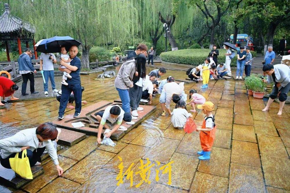 济南中秋限定童趣 五龙潭泉畔捉虾欢乐多