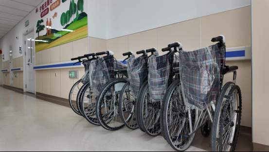 融媒·见证丨长护险落地公立医院，告别“一人失能、全家失衡”——​“一张床”暖了五千家