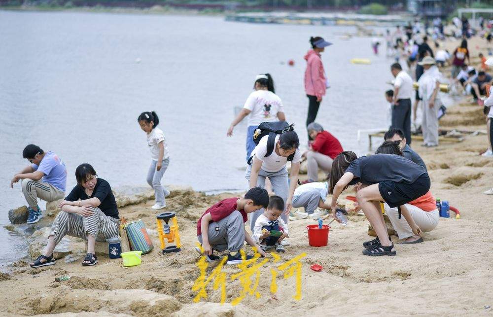 一年四季 泉在济南丨炎炎夏日即将开启，济南在这里打造一片城市中的诗意海滨