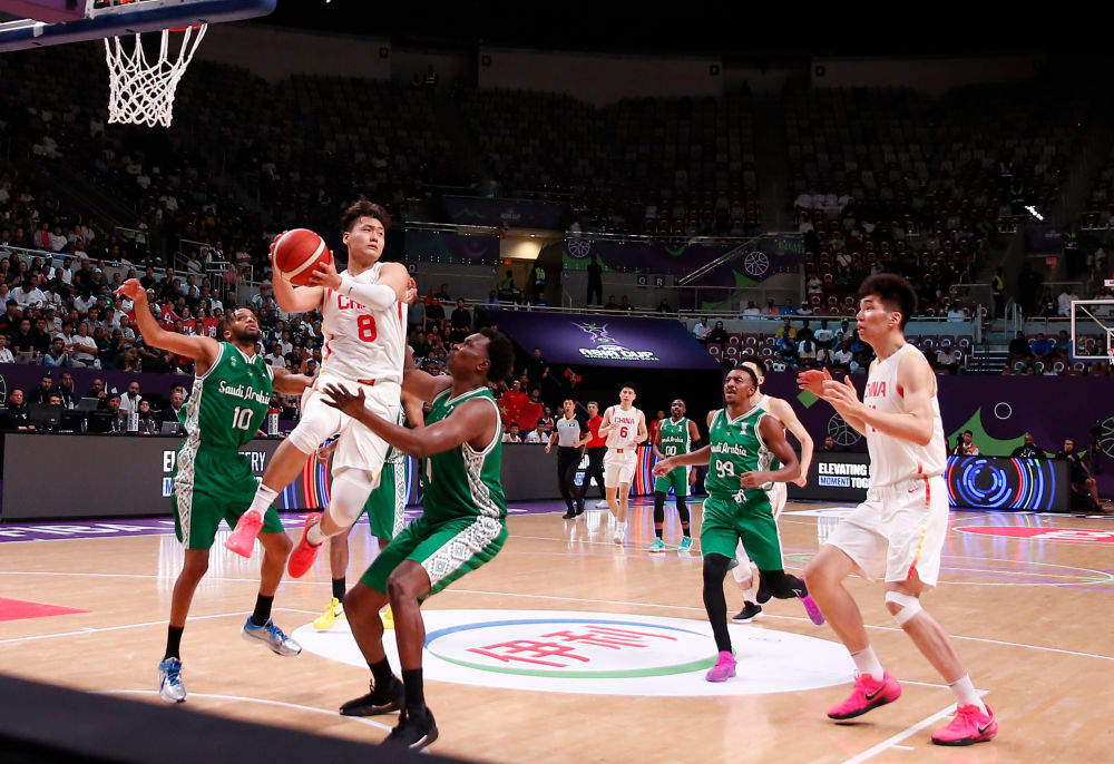 中国男篮力克东道主沙特队 亚洲杯首战告捷