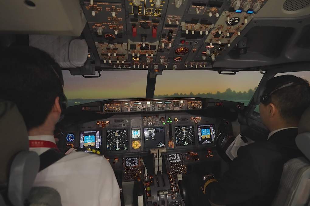 长安航空9H8409飞行机组：让广大旅客安心乘机