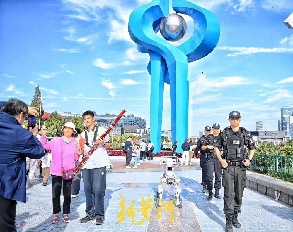 硬核守护！济南特巡警数智警犬助力国庆安保