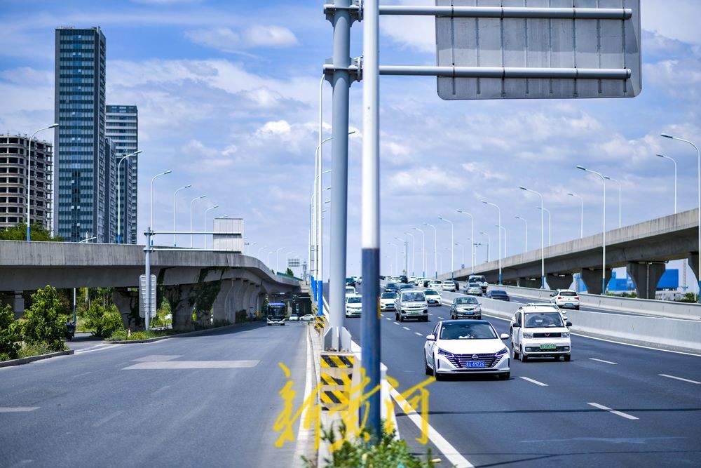 郭店立交桥西BRT站台临时停用 顶部老桥将实施顶升